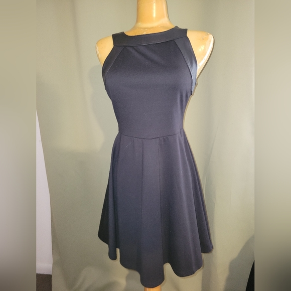 Black Dress - Picture 2 of 2